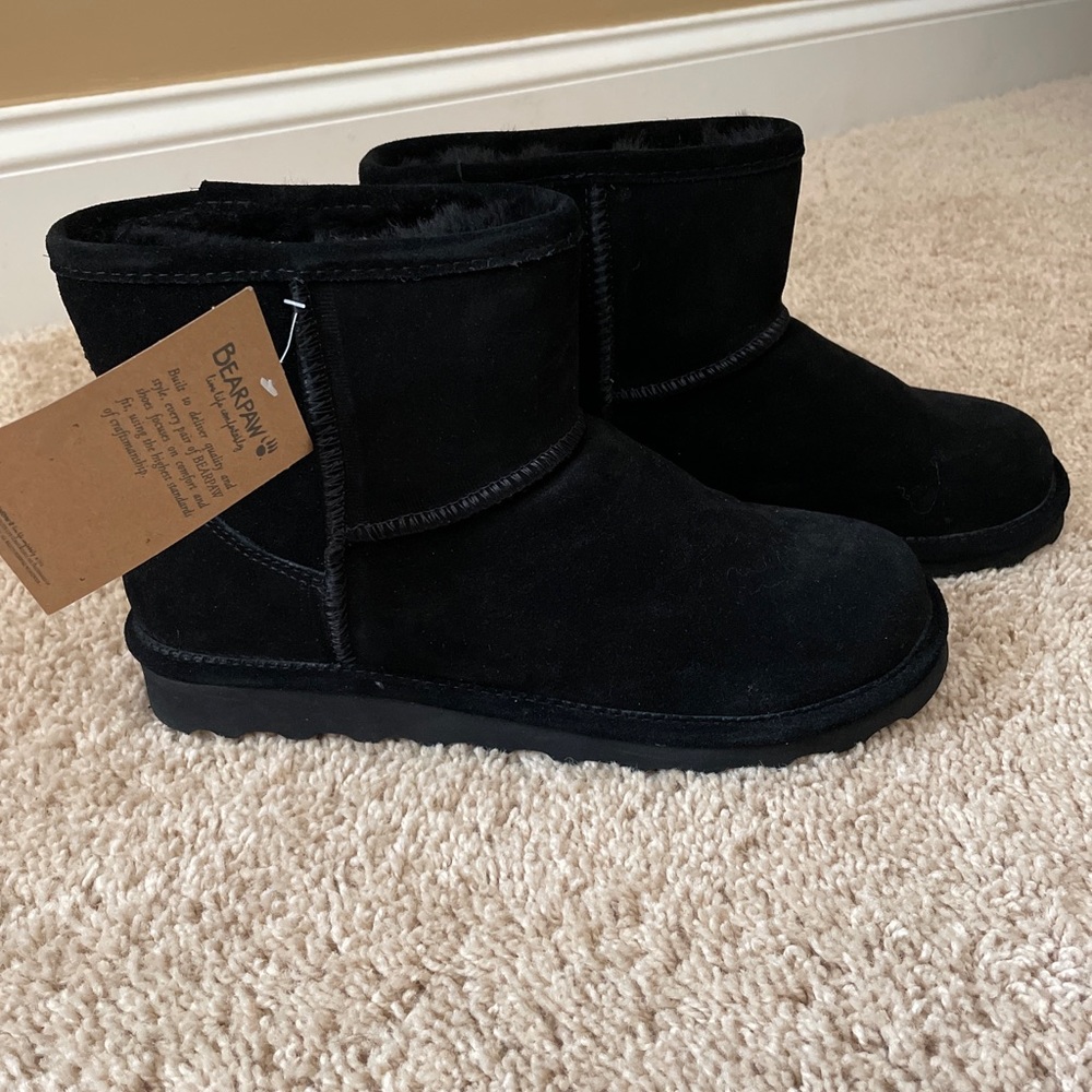 BearPaw Alyssa short style winter boots black
